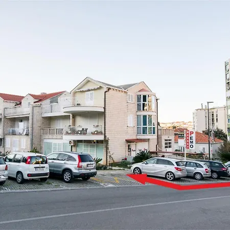 Spectrum Deluxe Pensionat 3*