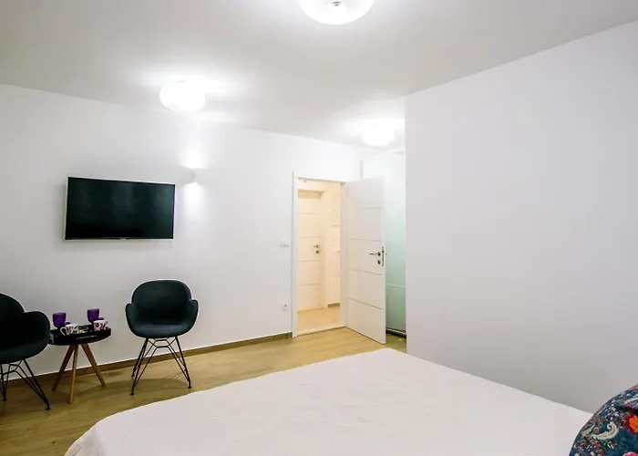 Pensión Spectrum Deluxe 3*